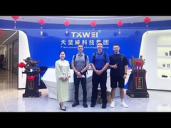 Welcome foreign customers to visit Tianxianwei factory